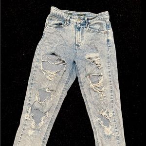 High Rise medium/light Wash 00 size Mom Jeans by Wild Fable. With holes